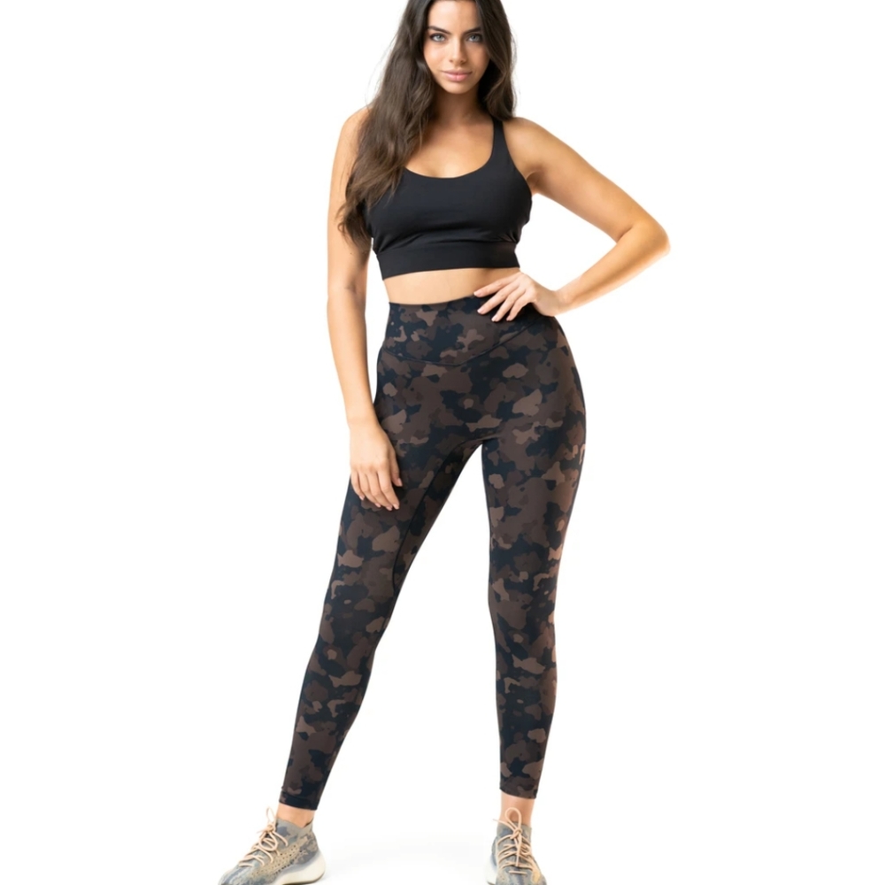 SOLD BNWT XS Base camp leggings